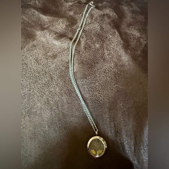 Tree of Life Aromatherapy Diffuser Necklace Stainless Steel Women’s Jewelry‎ - Picture 6 of 7